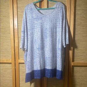 Women’s plus sized JJill Blue patterned tunic